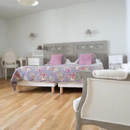 De L'amphitheatre 3*