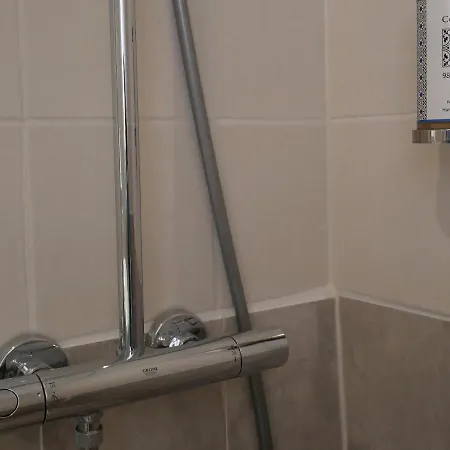 De L'amphitheatre 3*