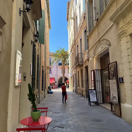 De L'amphitheatre 3*