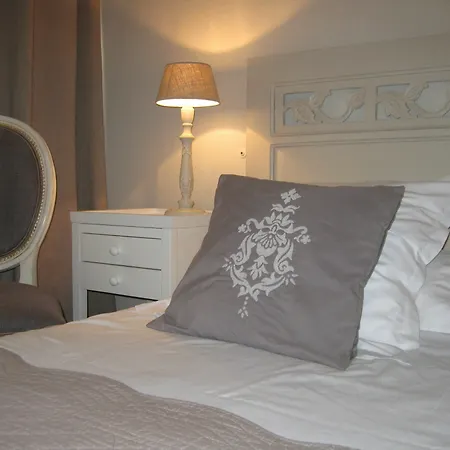 Hotel De L'amphitheatre Nimes