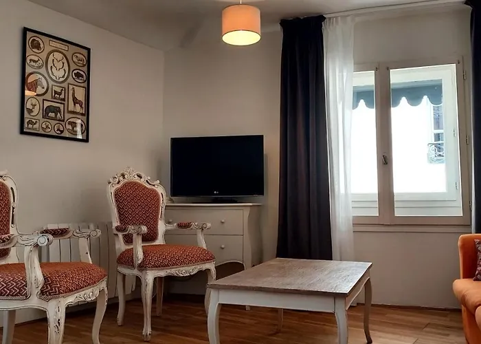 De L'amphitheatre 3*