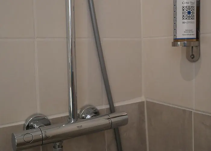 De L'amphitheatre 3*