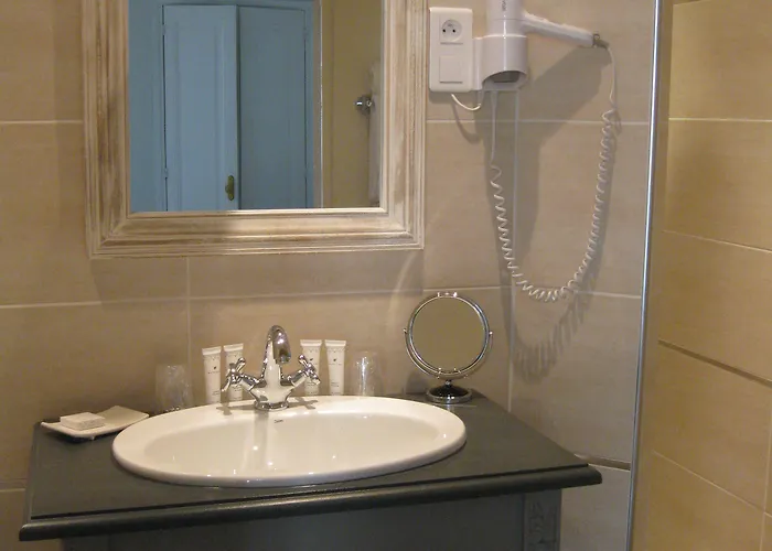 De L'amphitheatre Szálloda Nîmes